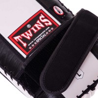 Пады для тайского бокса Тай-пэды TWINS KPL14 18x32x6см 1шт цвета в ассортименте